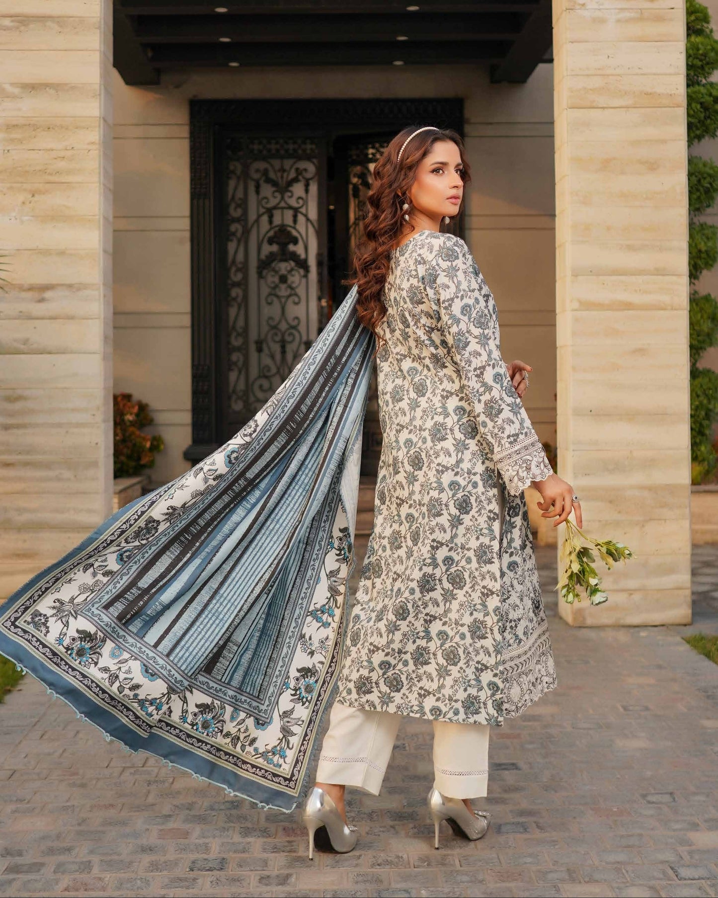 Munira Muam Dhanak 08 Chalk White