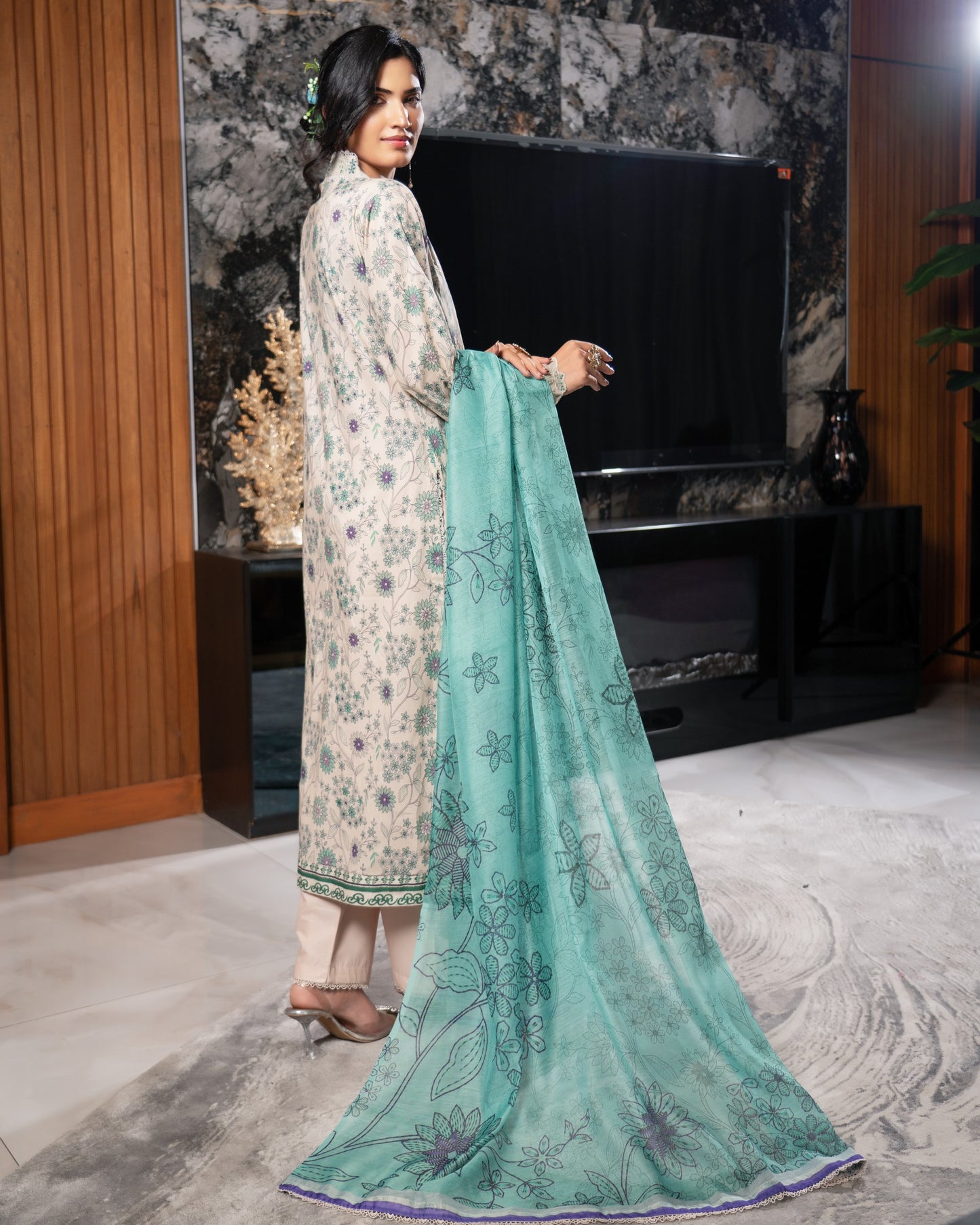 Munira Umeed Lawn 03 Cream
