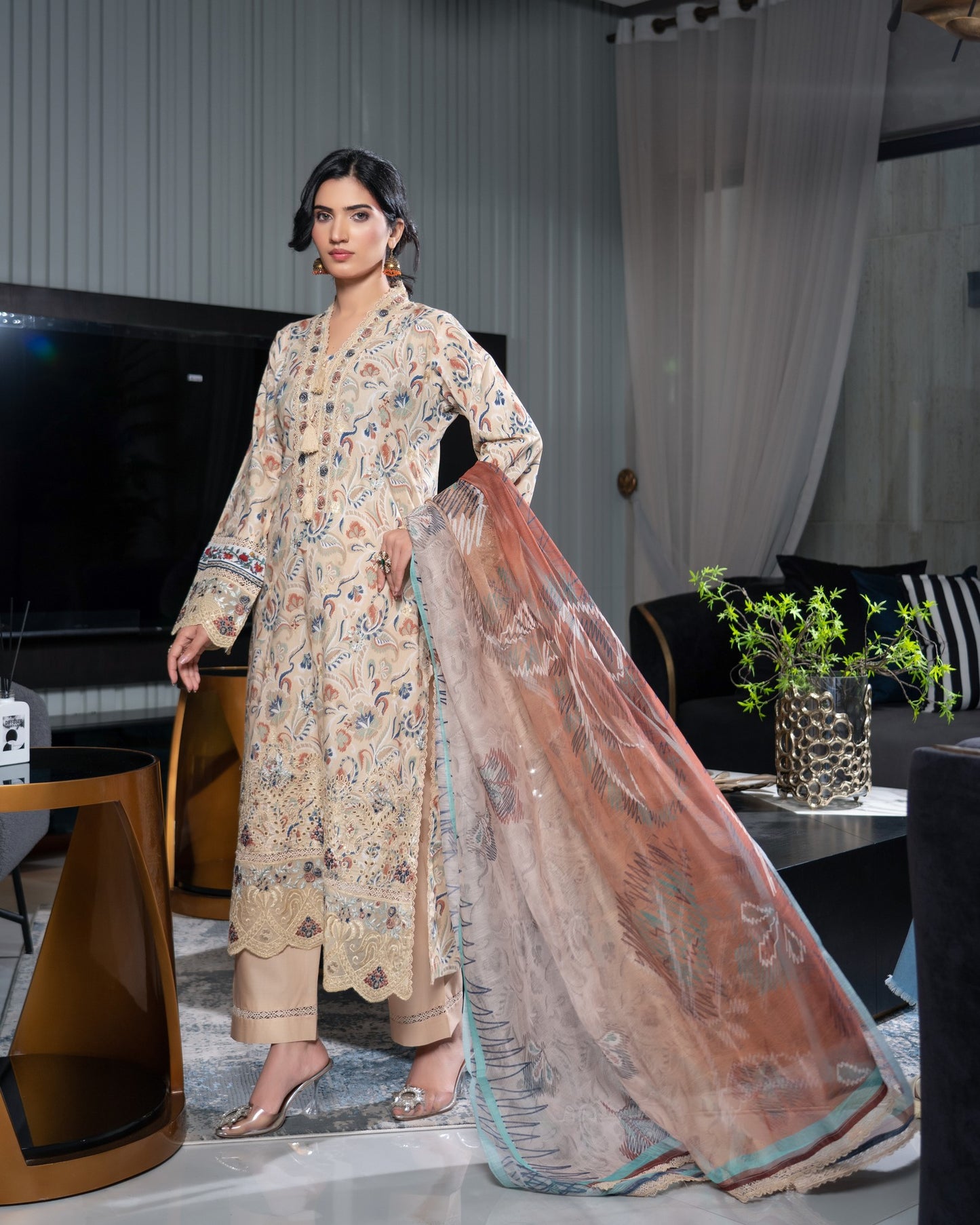 Munira Umeed Lawn 06 Skin