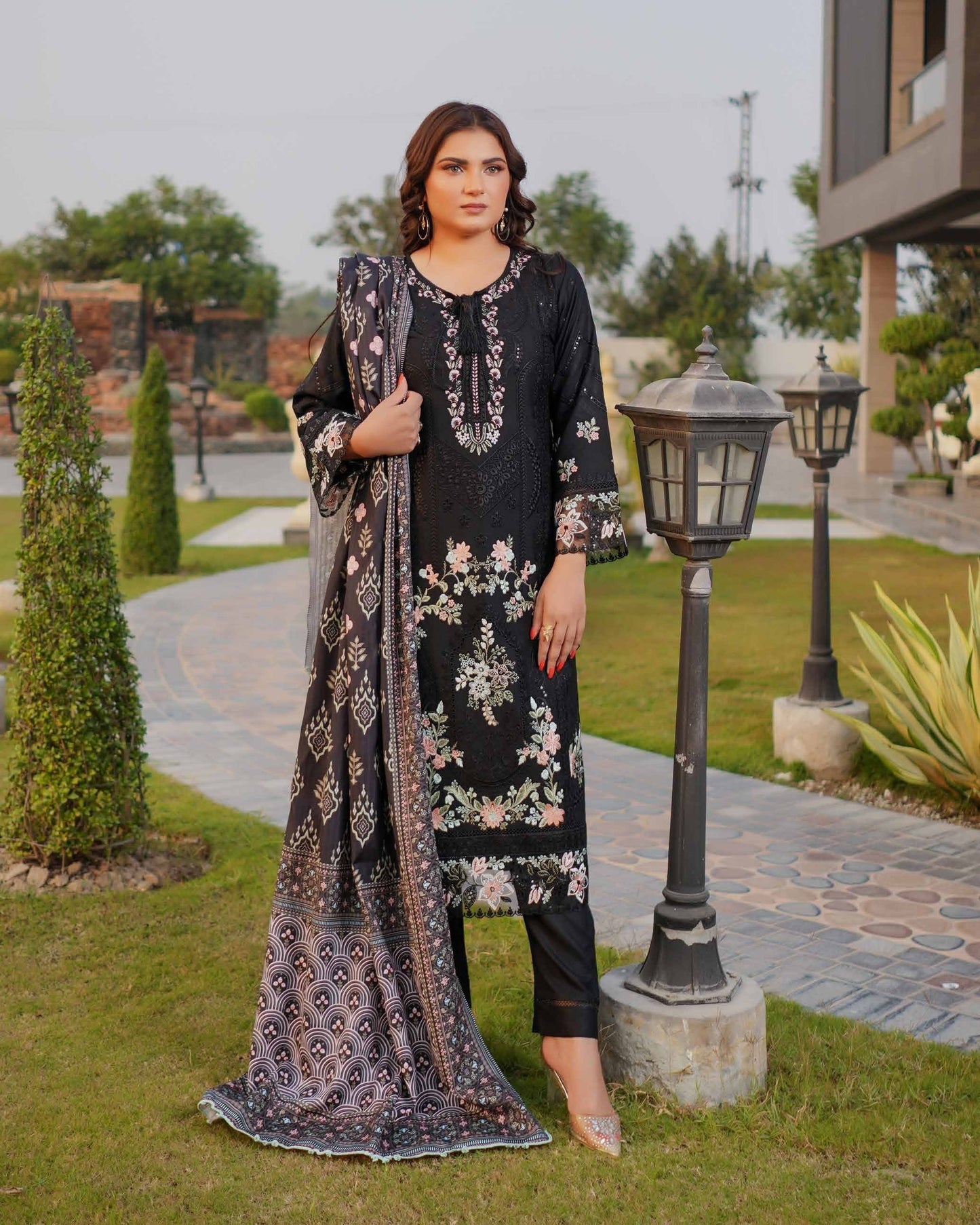 Noor-e-Munira Dhanak MSL 03 Black