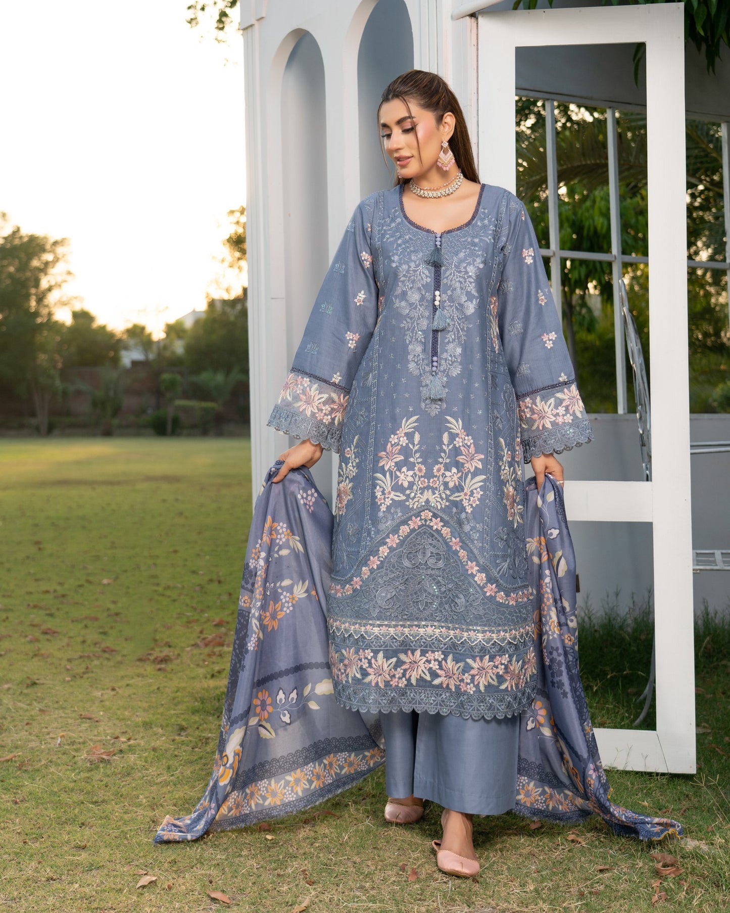 Munira Samaa 03 Grey