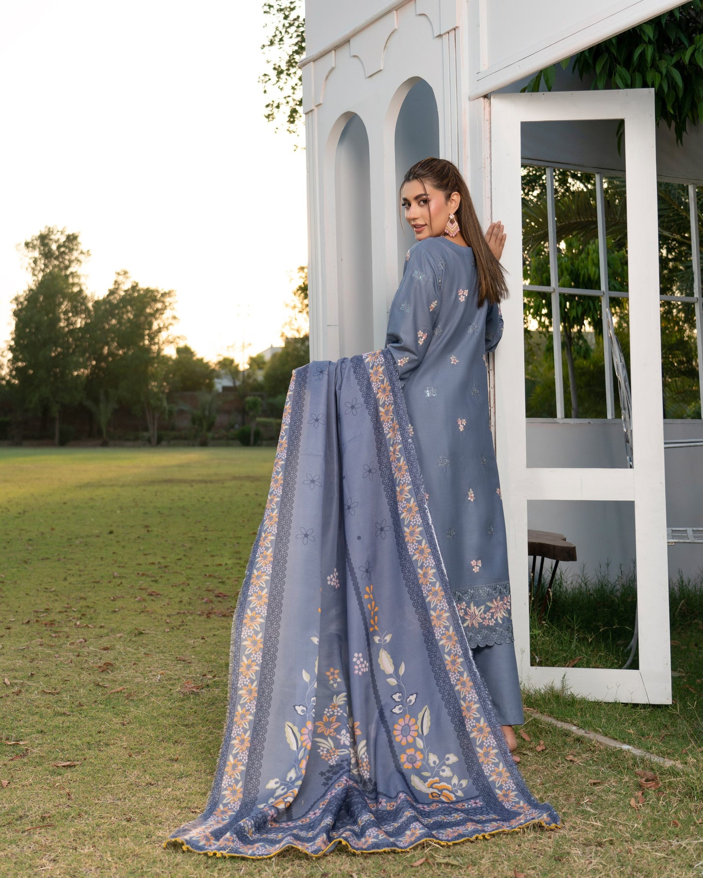 Munira Samaa 03 Grey