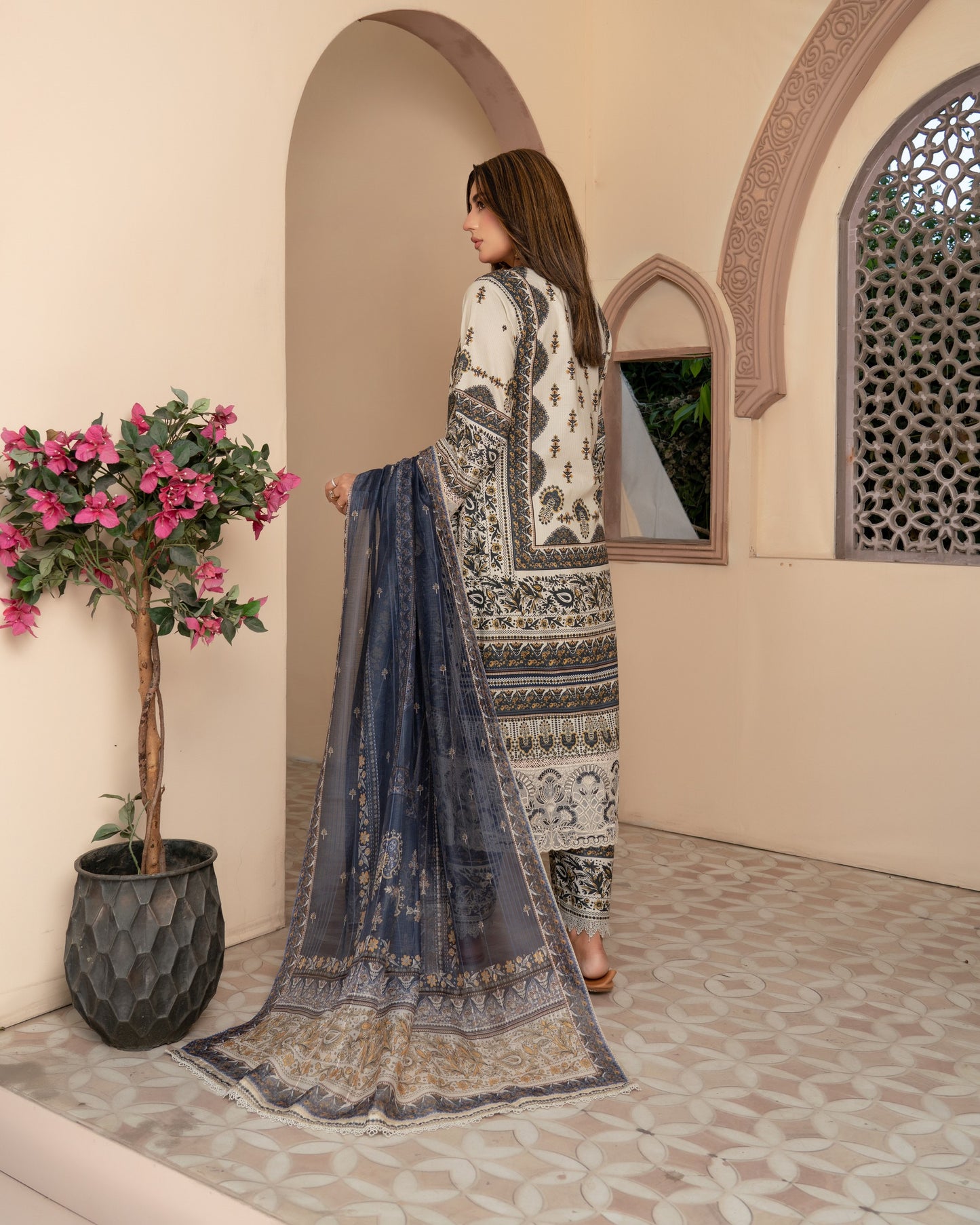 Munira Khwahish 02 Cream
