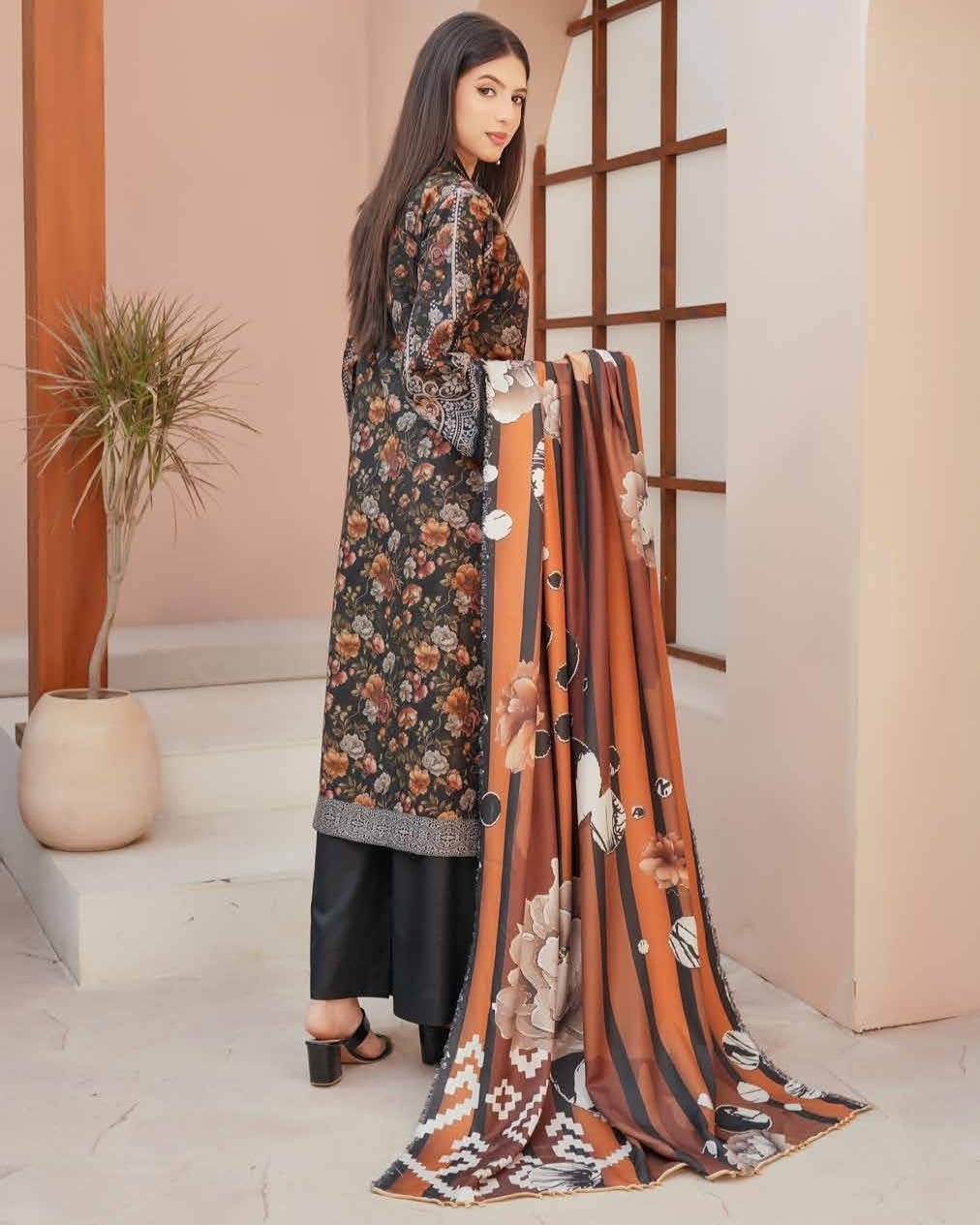 Munira Aaina Dhanak 02 Black