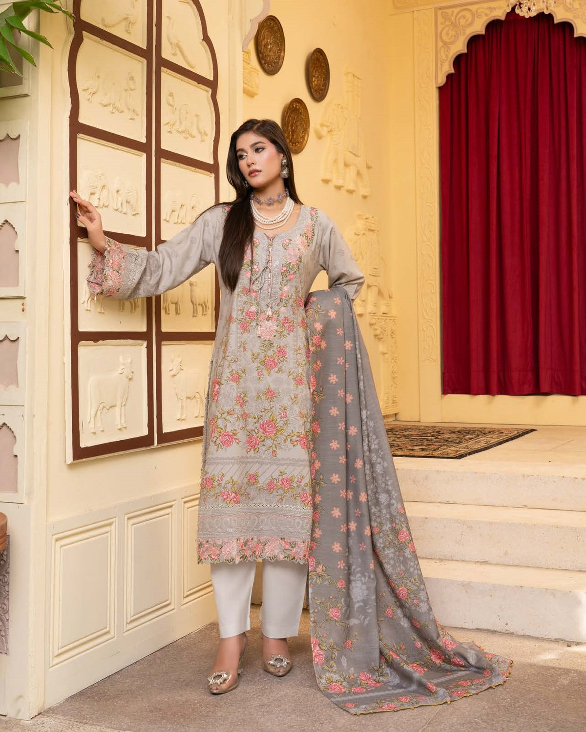 Munira Apsara 01 Grey