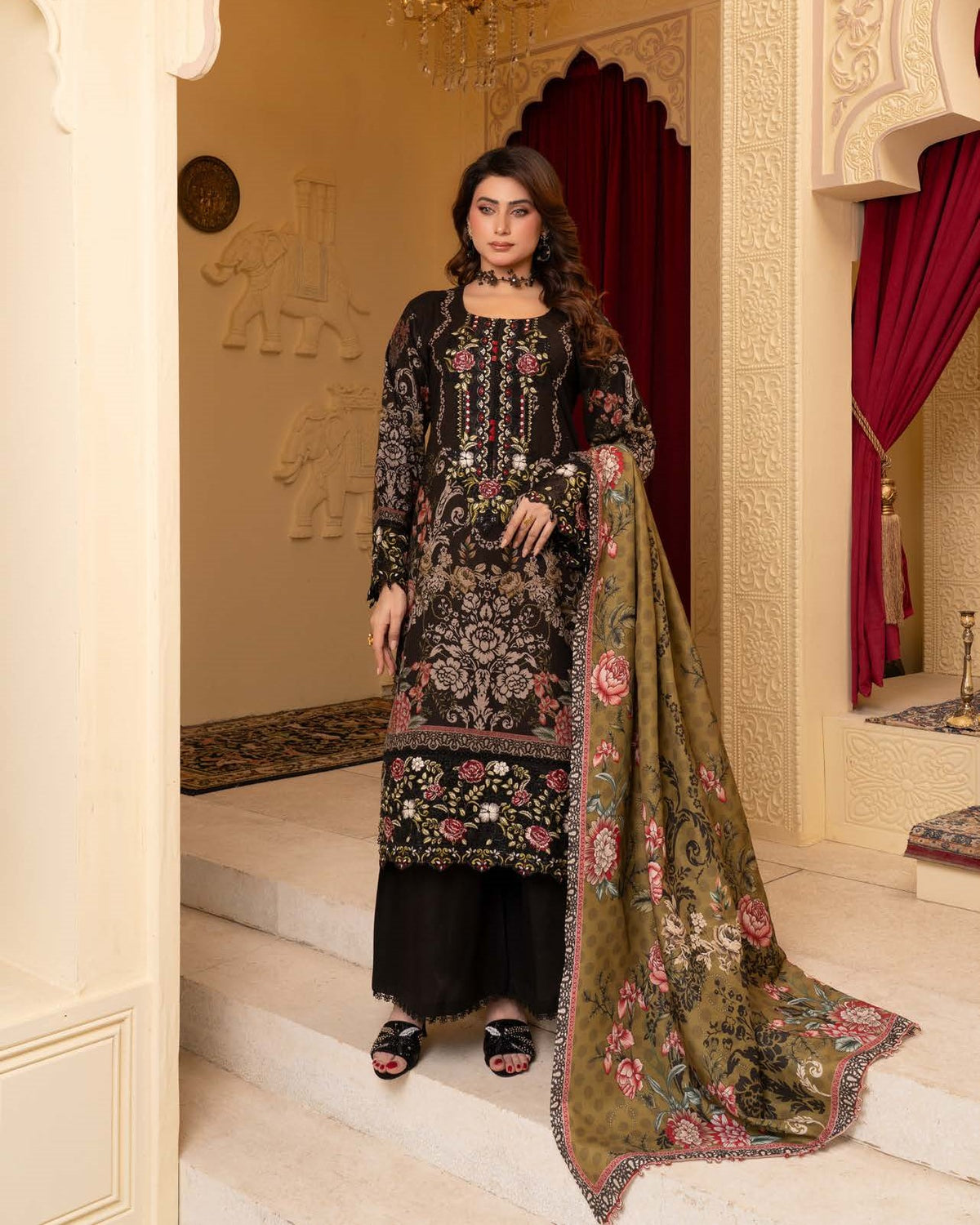 Munira Apsara 04 Black