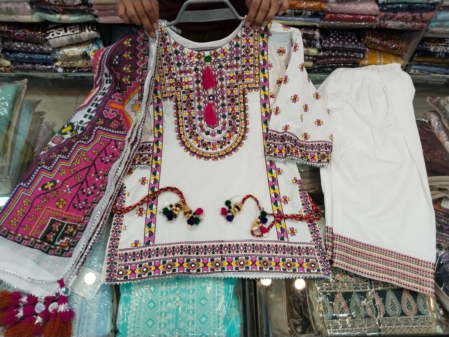 Karma 1433 Girl White