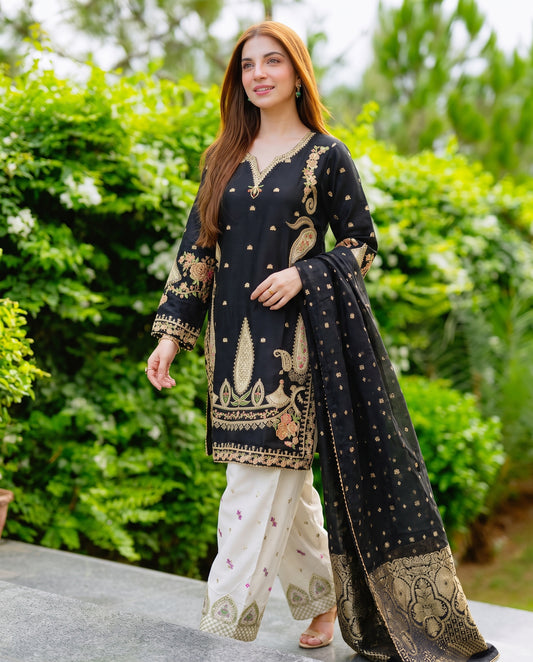 AR 4195 Black