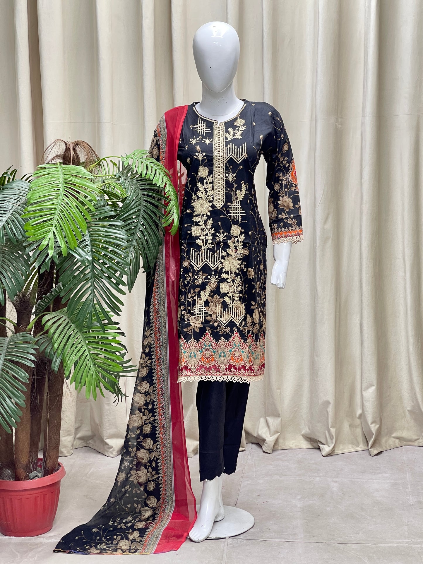 HM Lawn - Chiffon Dupatta 210 Black