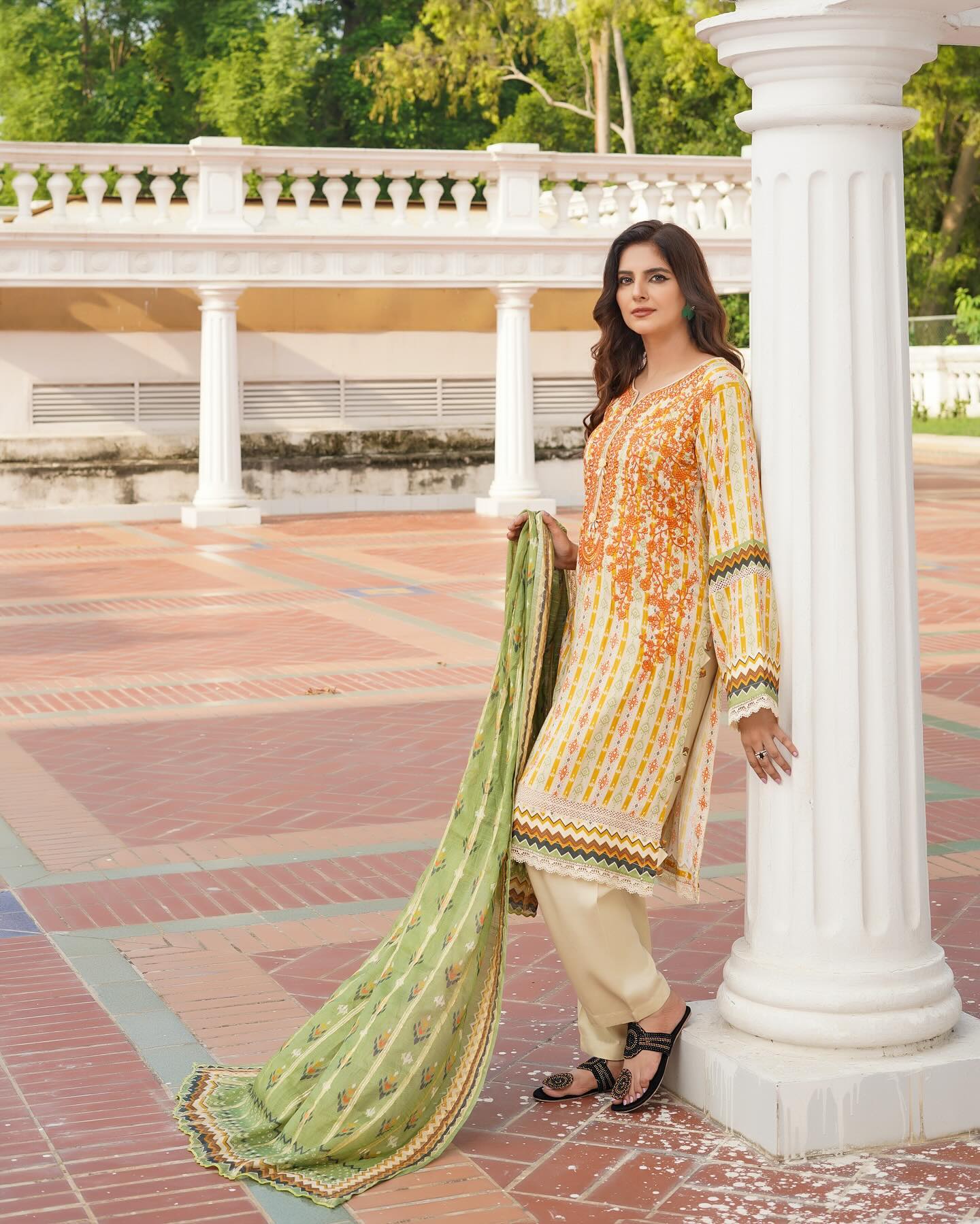 Munira August Embroidery Linen MSL 04 Yellow