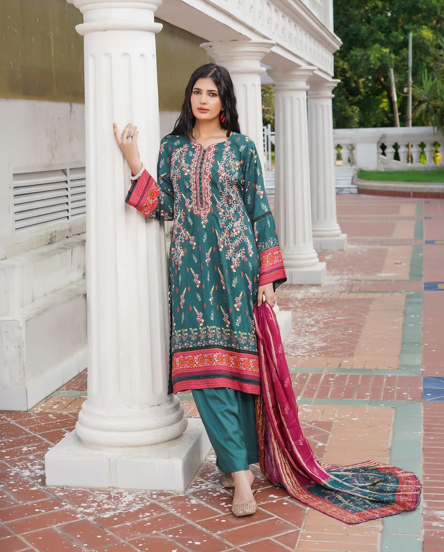 Munira August Embroidery Linen MSL 03 Green