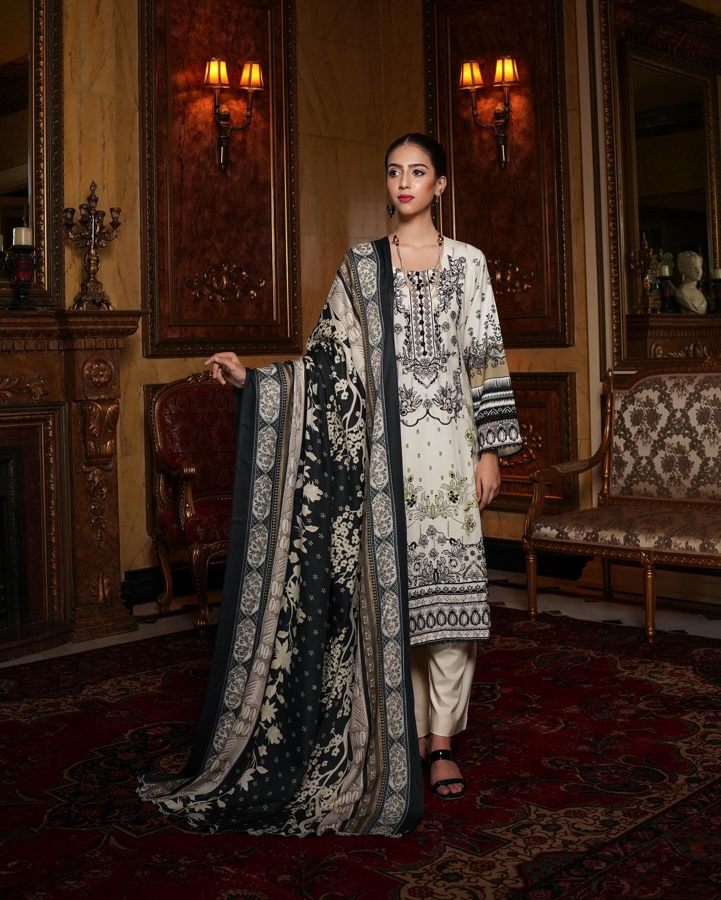 Munira Khubsurat Dhanak MSL 05 Off White