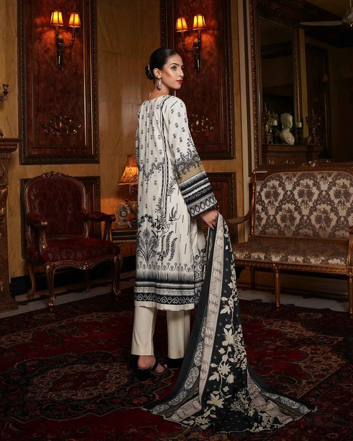 Munira Khubsurat Dhanak MSL 05 Off White