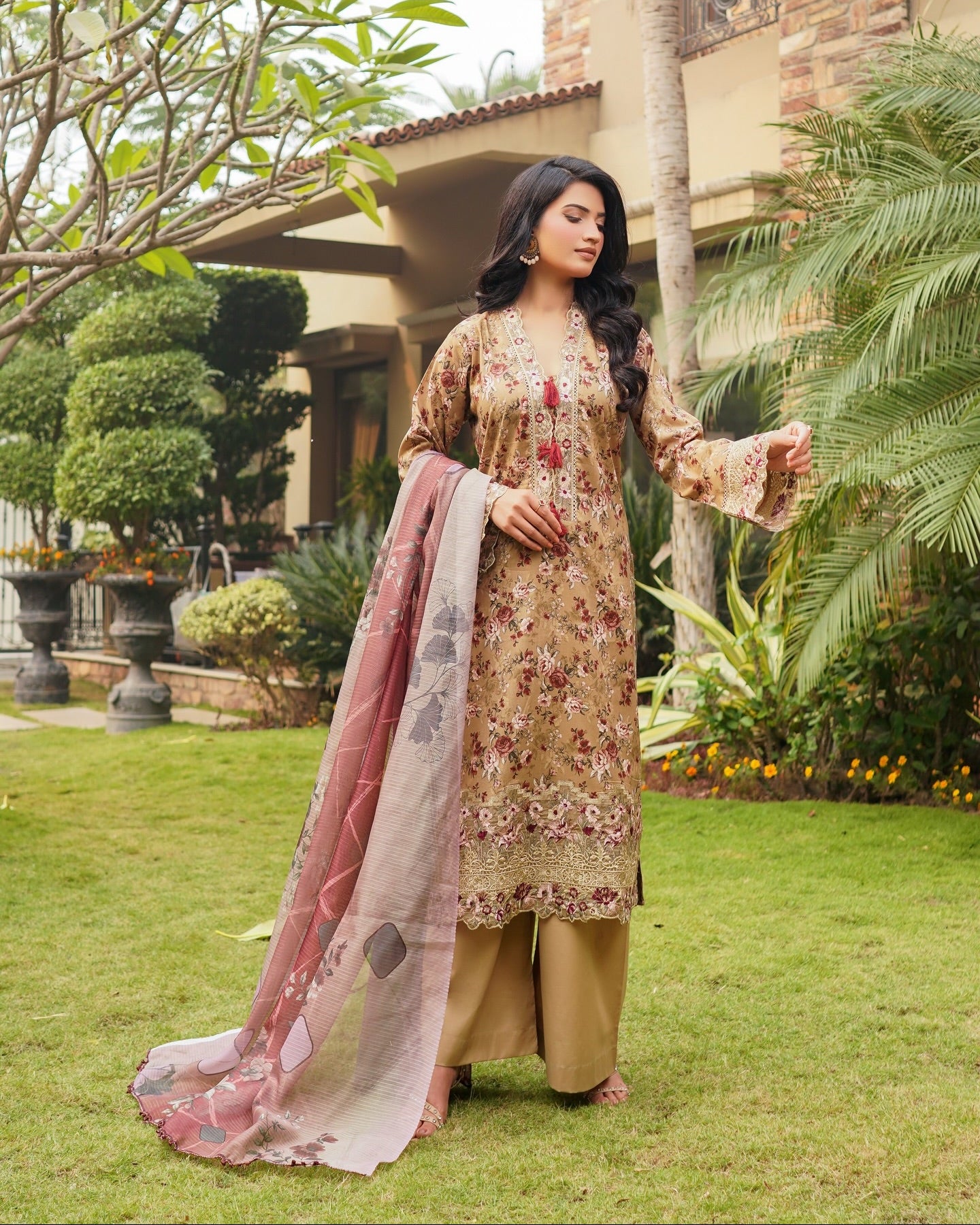 Munira Lyra MSL 02 Skin