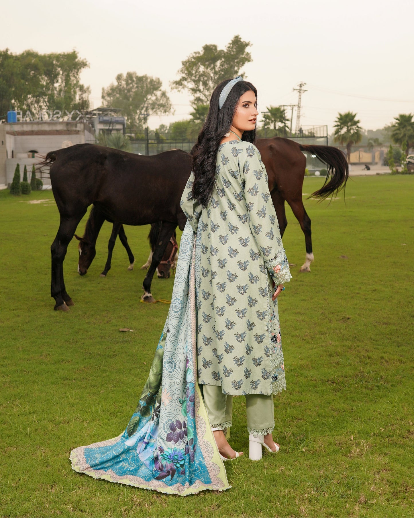 Munira Rangbahar Dhanak 01 Mint Sage