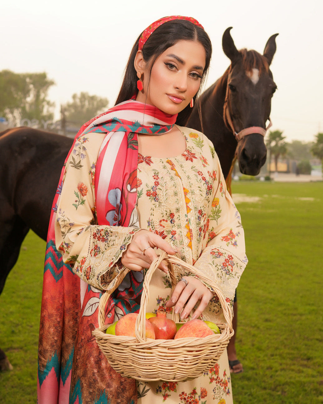 Munira Rangbahar Dhanak 02 Cream