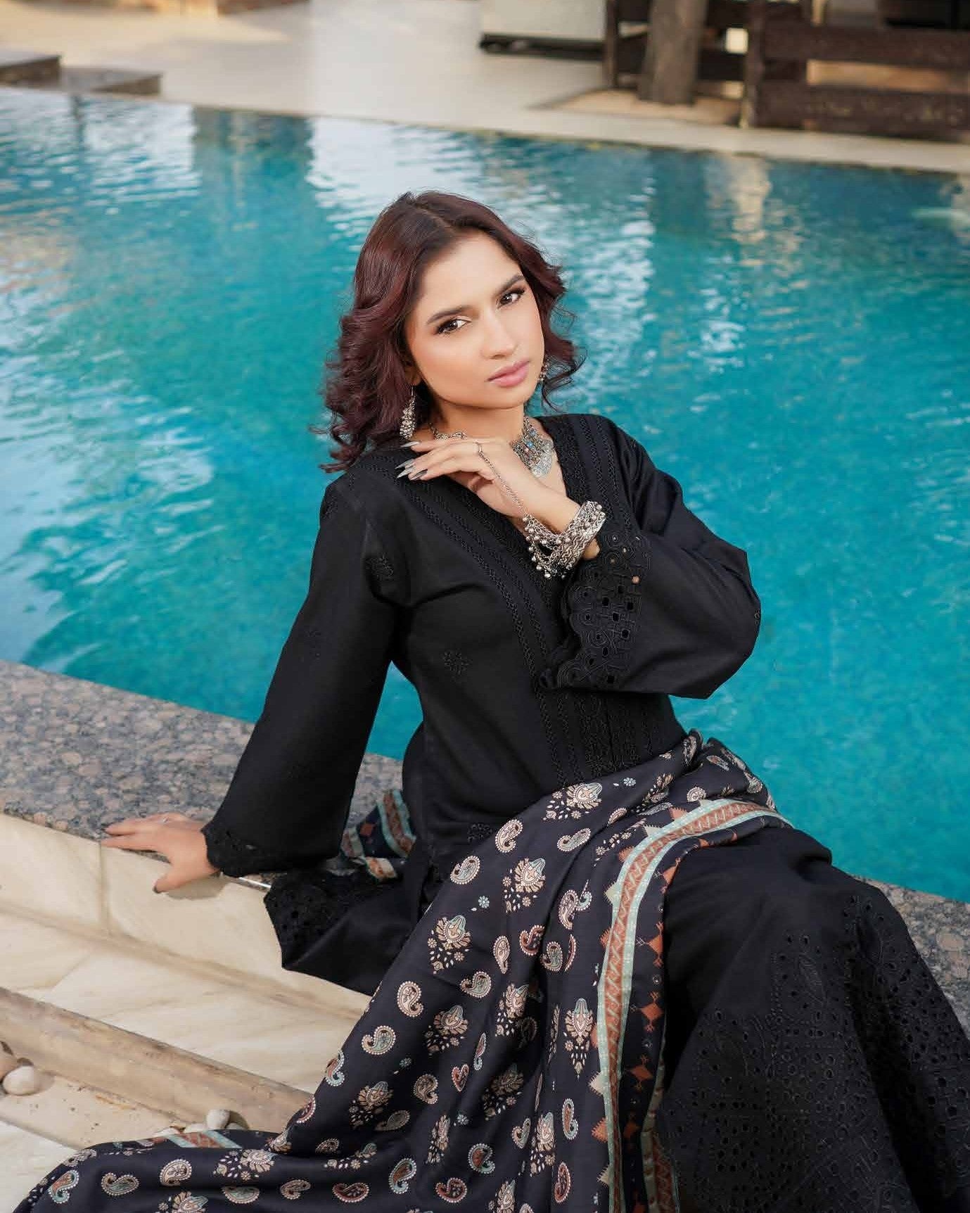 Munira Maan Dhanak MSL 07 Black