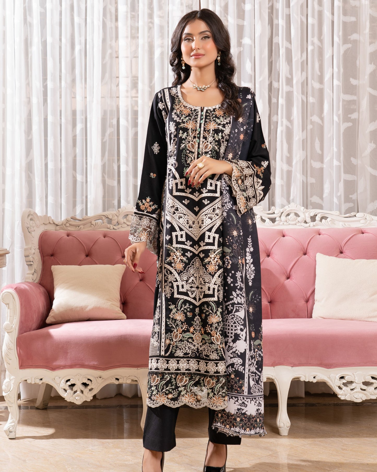 Munira Afreen Dhanak 02 Black