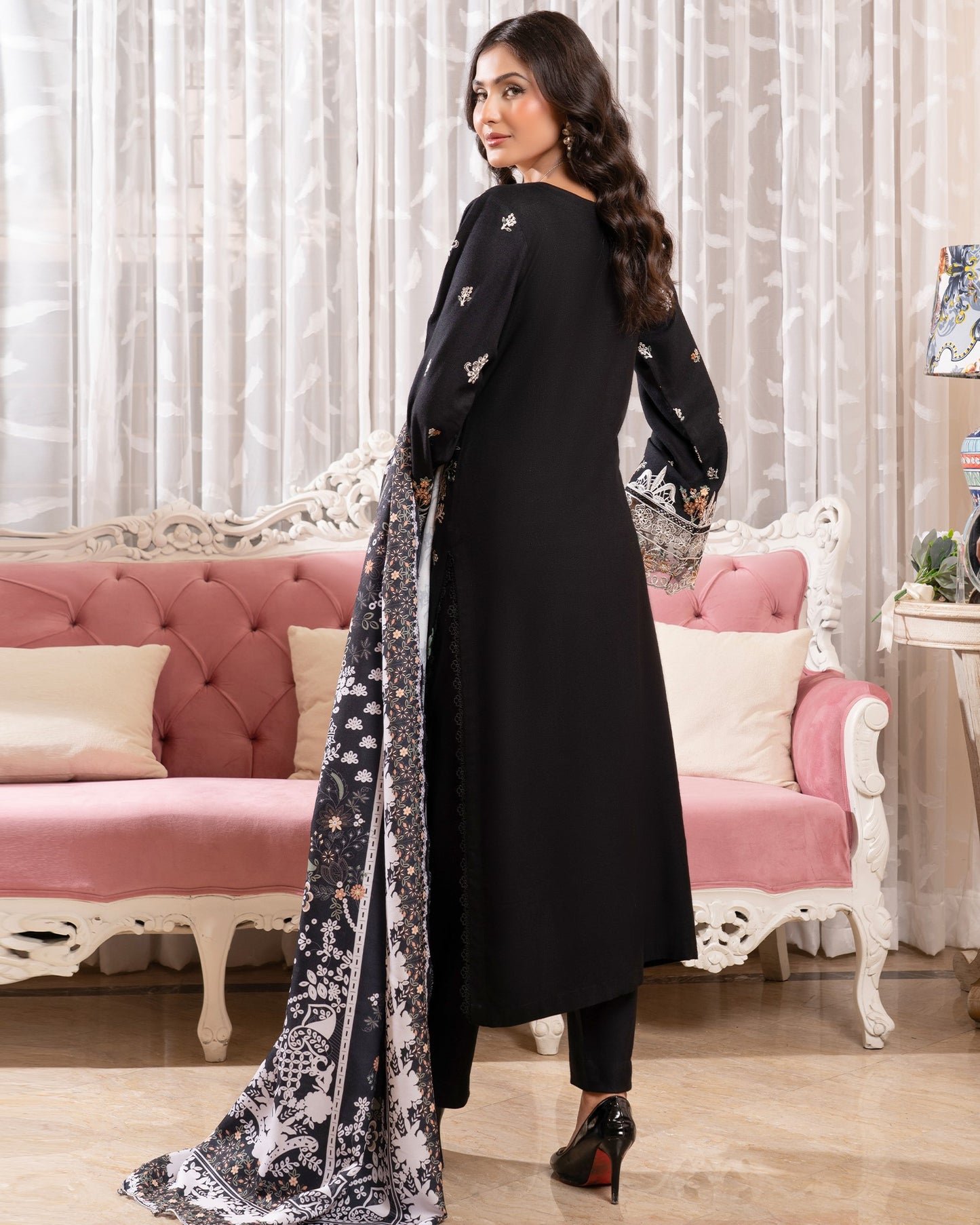 Munira Afreen Dhanak 02 Black