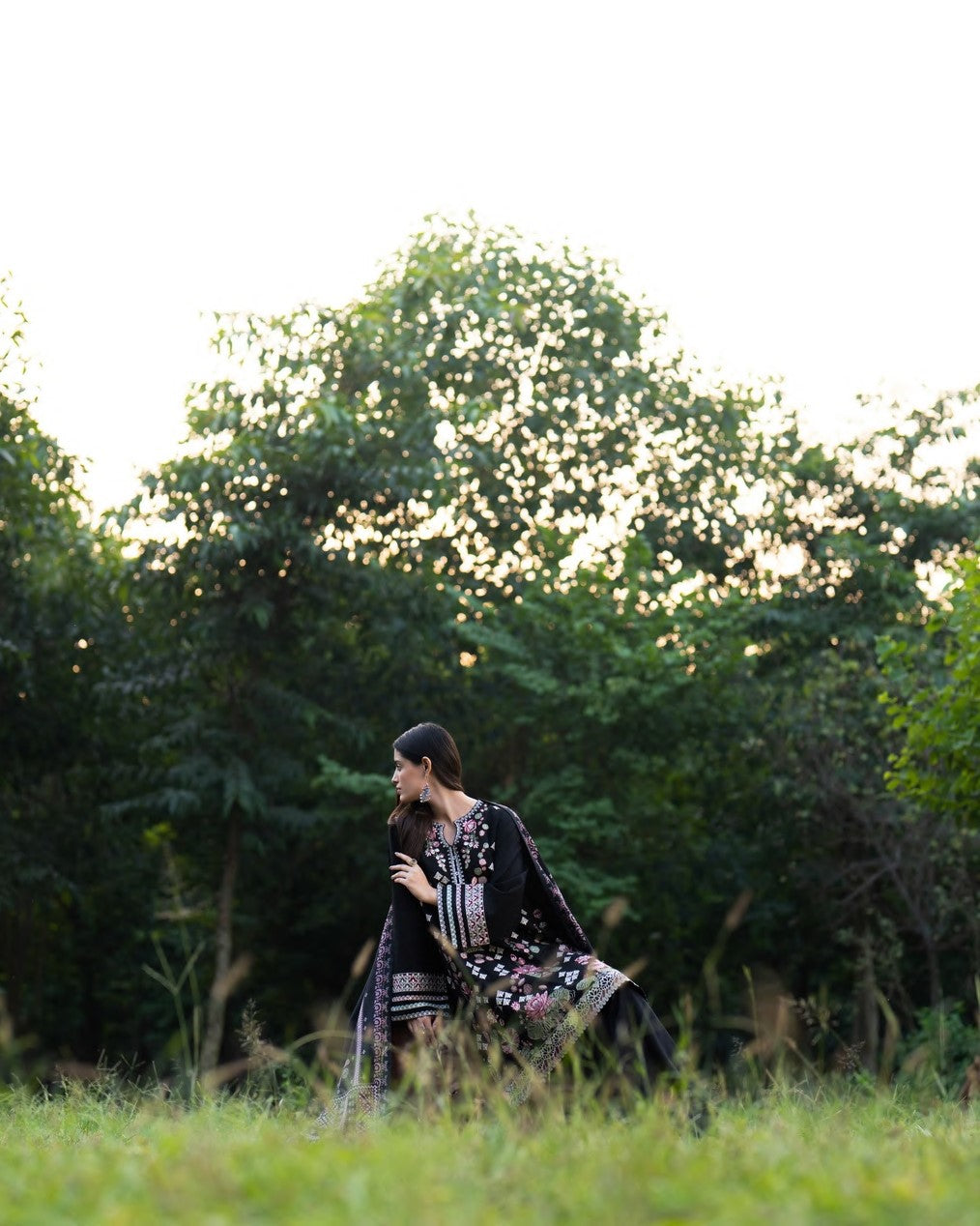 Warmth of November Dhanak Black